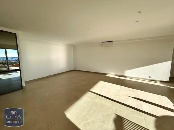 Appartement à louer 3 pièces 79.81m²