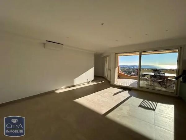 Appartement à louer 3 pièces 79.81m²