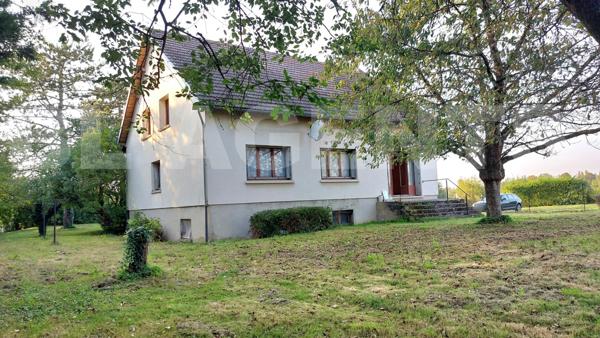 SECTEUR RECHERCHE : GRANDE MAISON INDIVIDUELLE élevée sur un sous sol total avec jardin et garage 