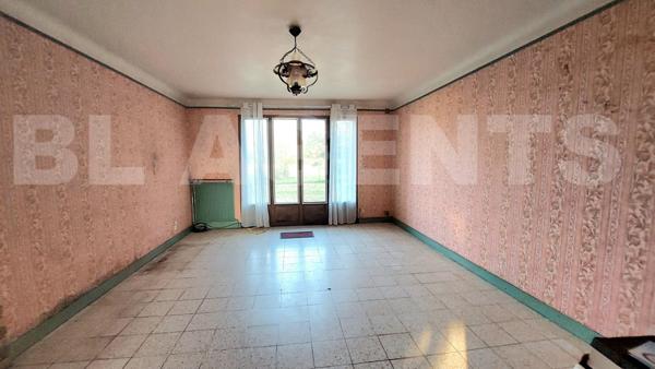 SECTEUR RECHERCHE : GRANDE MAISON INDIVIDUELLE élevée sur un sous sol total avec jardin et garage 