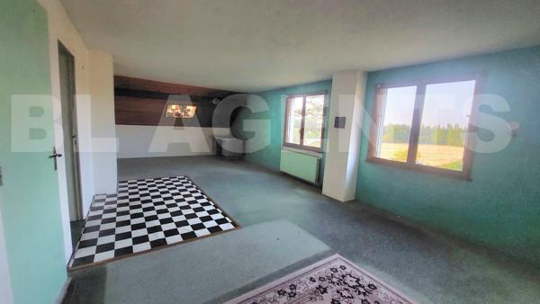 SECTEUR RECHERCHE : GRANDE MAISON INDIVIDUELLE élevée sur un sous sol total avec jardin et garage 