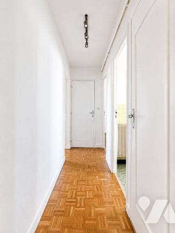 Saint-Cyr-sur-Loire – Appt T3 avec balcon, parking et cave.
À deux pas des commerces et des écoles