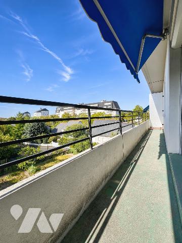 Saint-Cyr-sur-Loire – Appt T3 avec balcon, parking et cave.
À deux pas des commerces et des écoles