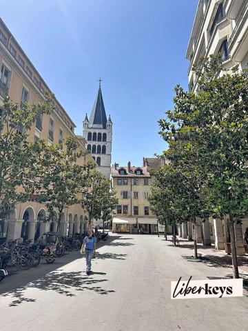 A vendre - Appartement triplex de 7 pièces de 109 m² - Annecy 74000