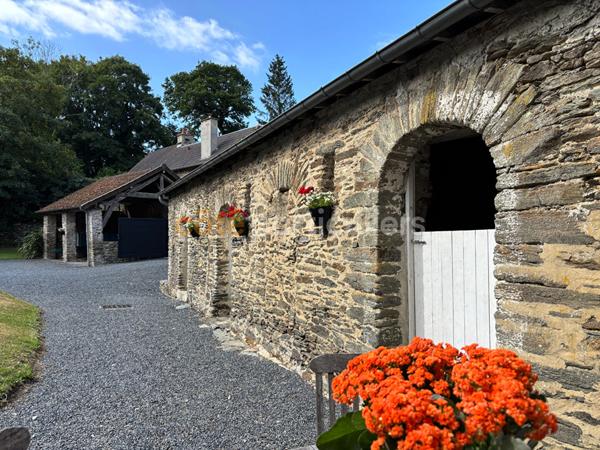 Vente Maison227,6 m² - 8 Pièces - AGNEAUX (50180)