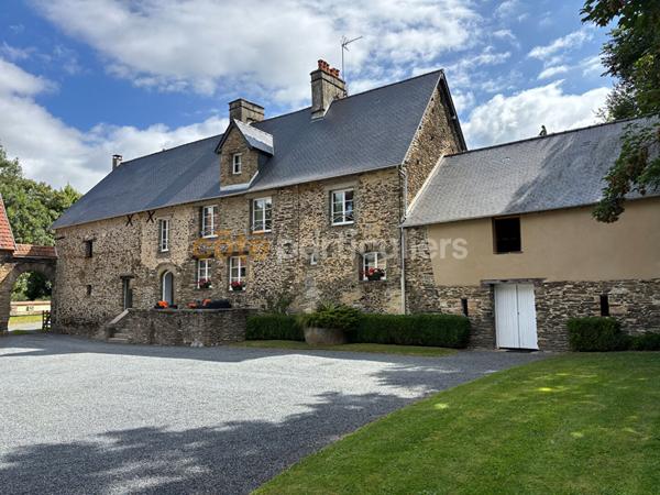 Vente Maison227,6 m² - 8 Pièces - AGNEAUX (50180)