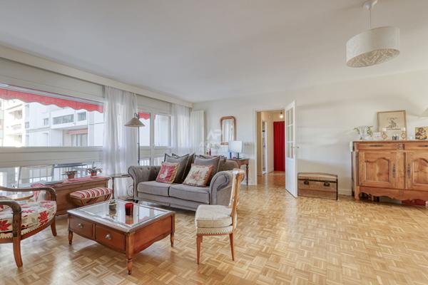 Appartement 5 pièces, 3 chambres, Nanterre limite Rueil €430 000 ** - Référence 15333