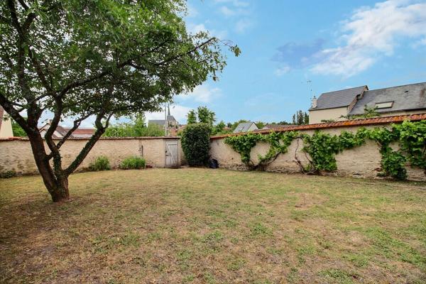 Maison ancienne à renover avec dépendance située à Gallardon
