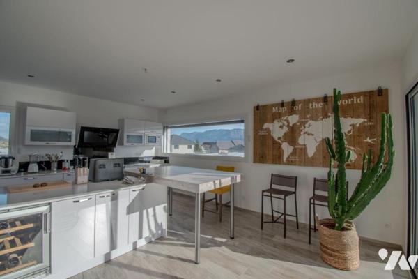 SUPERBE MAISON MODERNE SUR LES HAUTEURS DE LA MOTTE SERVOLEX