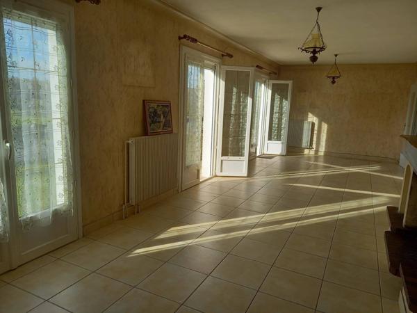 ✨ « Maison familiale avec grand terrain et beau potentiel à Rouziers de Touraine