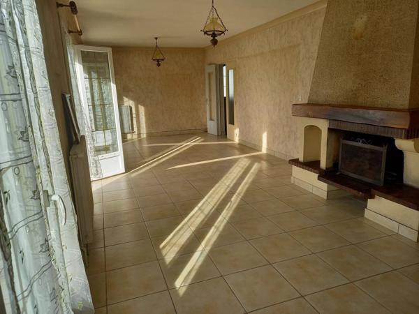 ✨ « Maison familiale avec grand terrain et beau potentiel à Rouziers de Touraine