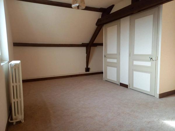 ✨ « Maison familiale avec grand terrain et beau potentiel à Rouziers de Touraine