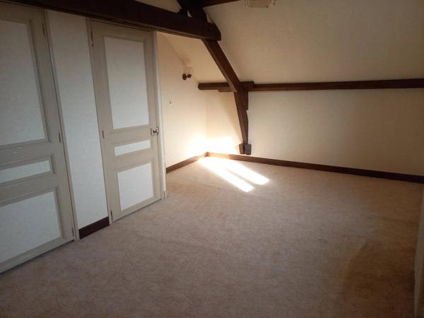 ✨ « Maison familiale avec grand terrain et beau potentiel à Rouziers de Touraine