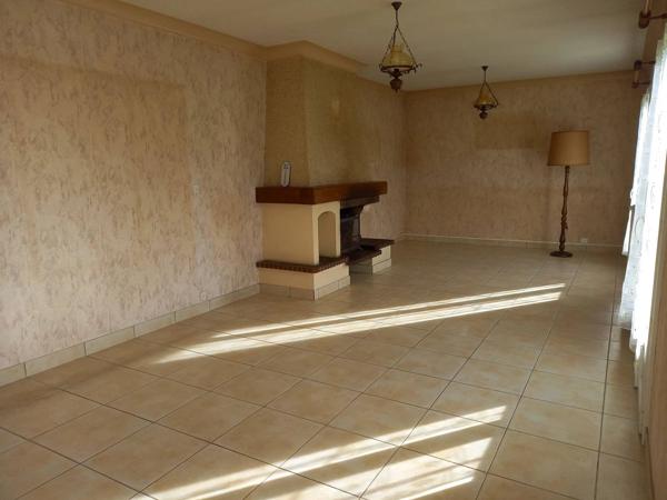 ✨ « Maison familiale avec grand terrain et beau potentiel à Rouziers de Touraine