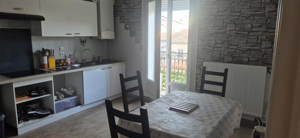 NARBONNE Proche Avenue GAMBETTA Gd F3 de 72.87 m²