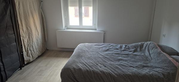 NARBONNE Proche Avenue GAMBETTA Gd F3 de 72.87 m²