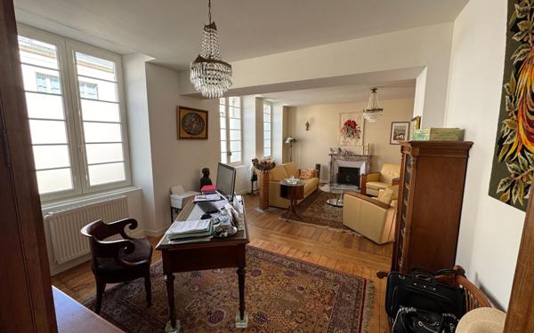 Maison à vendre    6 pièces •  Nogent-le-Rotrou