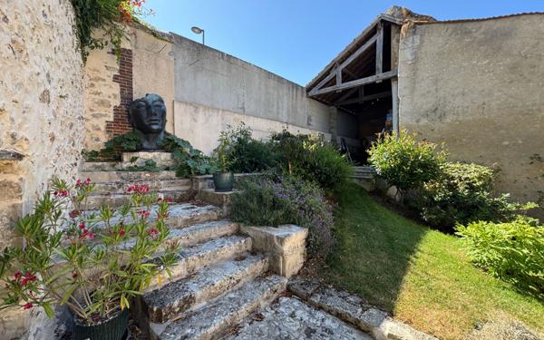 Maison à vendre    6 pièces •  Nogent-le-Rotrou