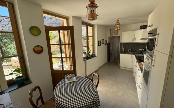 Maison à vendre    6 pièces •  Nogent-le-Rotrou