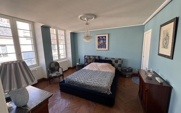 Maison à vendre    6 pièces •  Nogent-le-Rotrou