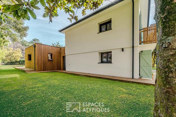 Maison d’architecte rénovée entre forêt et océan