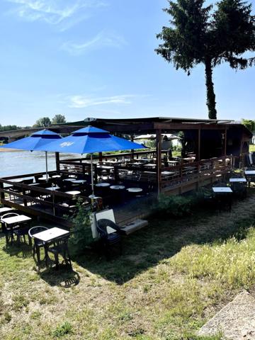 Fonds de commerce  Bar/ Restaurant 275 m2 Sancerre face à la Loire
