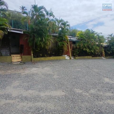 A VENDRE ensemble de 7 appartements de plain pied à St Gilles Les Bains !!