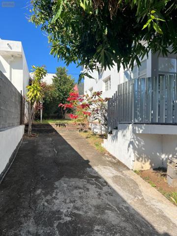 Maison à vendre à Sainte-Clotilde à la Réunion (97490), ref : MTRE   
La Bretagne