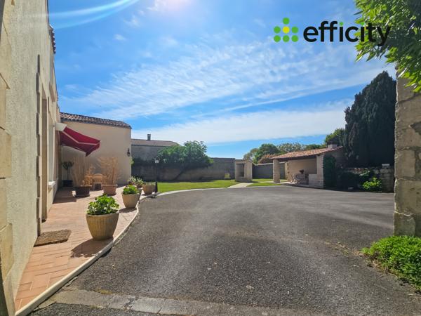 Maison
         10 pièces
        - 473 m² Exclusivité 372 000 € *