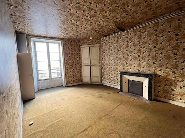 Immeuble Nontron 315 m2