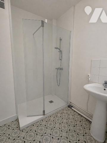 APPARTEMENT 3 PIECES - BALCON - STATIONNEMENT - NANTES TOUTES AIDES