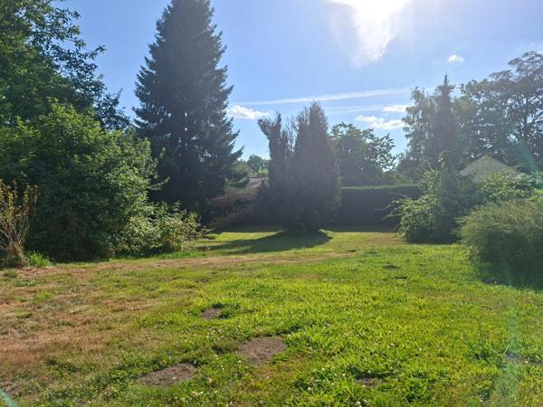 Maison évolutive, secteur la Ferté Macé, 3 chambres, sur sous sol, parc de 3000 m2 arboré et clos.