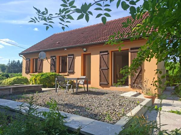 Maison évolutive, secteur la Ferté Macé, 3 chambres, sur sous sol, parc de 3000 m2 arboré et clos.