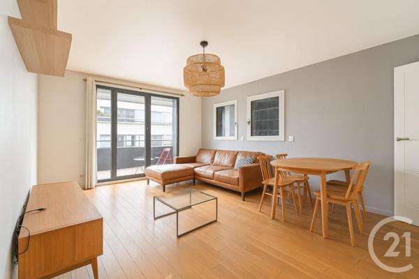 Appartement F3 à vendre  3 pièces - 77,97 m 2   PARIS  - 75011
