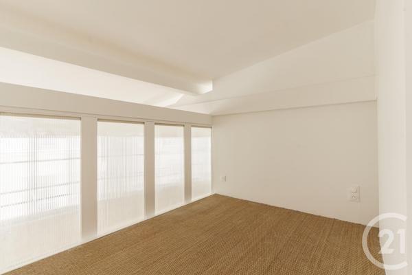Appartement F3 à vendre  3 pièces - 77,97 m 2   PARIS  - 75011