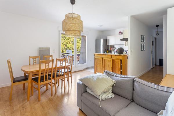 T3 de 62 m² dernier étage avec grande terrasse et 2 places de stationnement,  
Nantes 44300