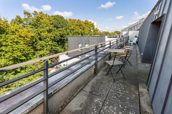 T3 de 62 m² dernier étage avec grande terrasse et 2 places de stationnement,  
Nantes 44300