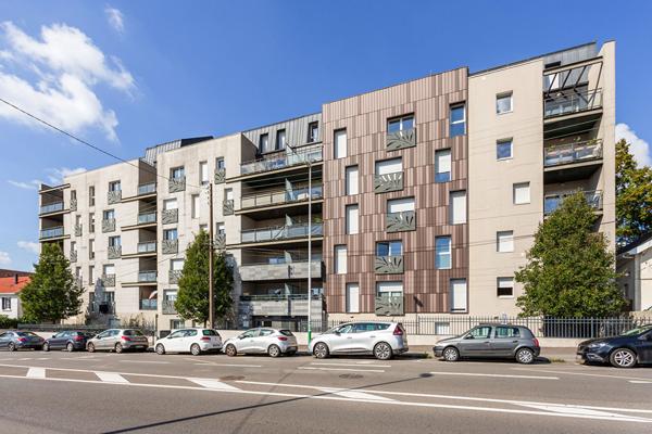 T3 de 62 m² dernier étage avec grande terrasse et 2 places de stationnement,  
Nantes 44300