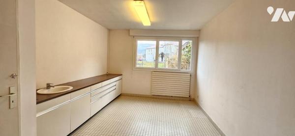 Ancien cabinet médical pouvant être transformé en maison ou bureaux