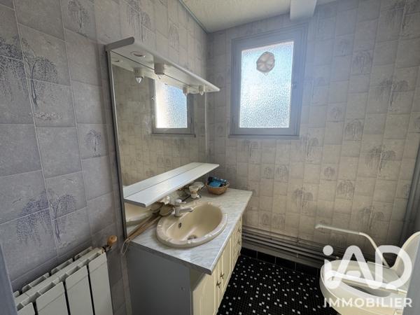 Maison à vendre 6 pièces 88,4 m² Saint-Denis-de-l'Hôtel