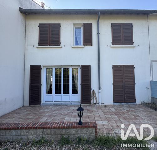 Maison à vendre 6 pièces 88,4 m² Saint-Denis-de-l'Hôtel