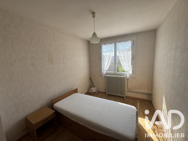 Maison à vendre 6 pièces 88,4 m² Saint-Denis-de-l'Hôtel