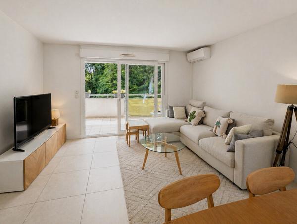 MAGNIFIQUE APPARTEMENT PISCINE GARAGE