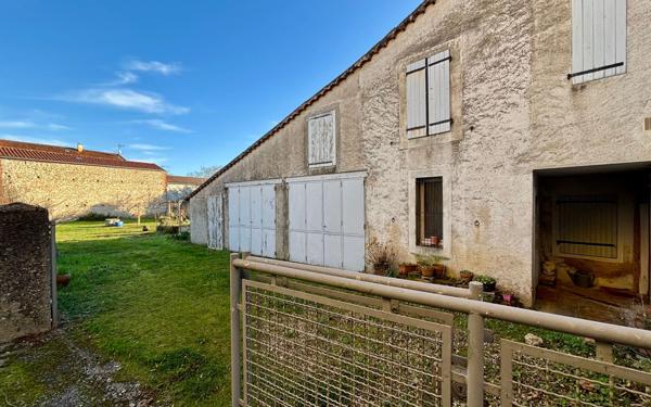 Maison à vendre    9 pièces • 215 m2 Guitalens-L'Albarède