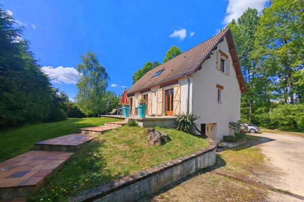 Pavillon 6 pièces dans un environnement au cœur de la forêt