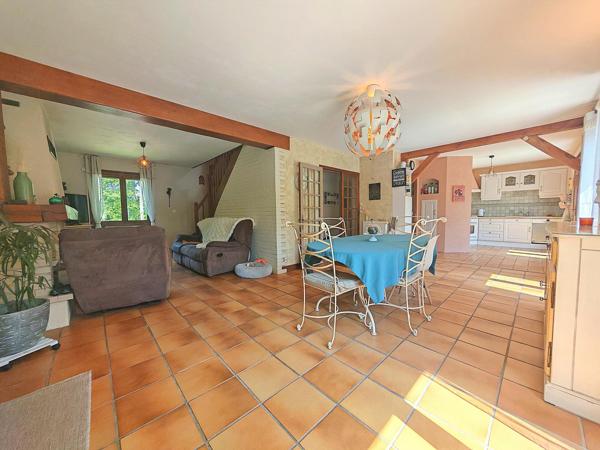 Pavillon 6 pièces dans un environnement au cœur de la forêt