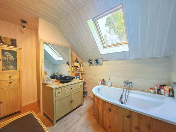 Pavillon 6 pièces dans un environnement au cœur de la forêt