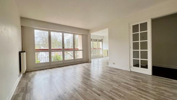 APPARTEMENT 4 PIÈCES À ÉVRY, 89 M² AVEC BALCONS, BOX ET CAVE