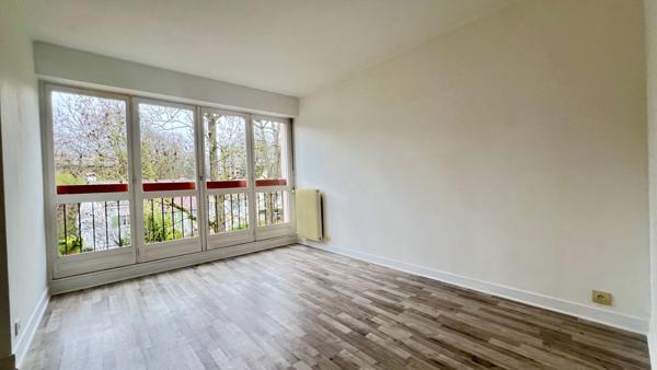 APPARTEMENT 4 PIÈCES À ÉVRY, 89 M² AVEC BALCONS, BOX ET CAVE