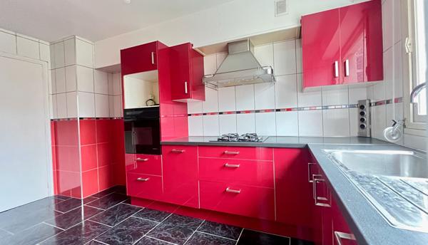 APPARTEMENT 4 PIÈCES À ÉVRY, 89 M² AVEC BALCONS, BOX ET CAVE